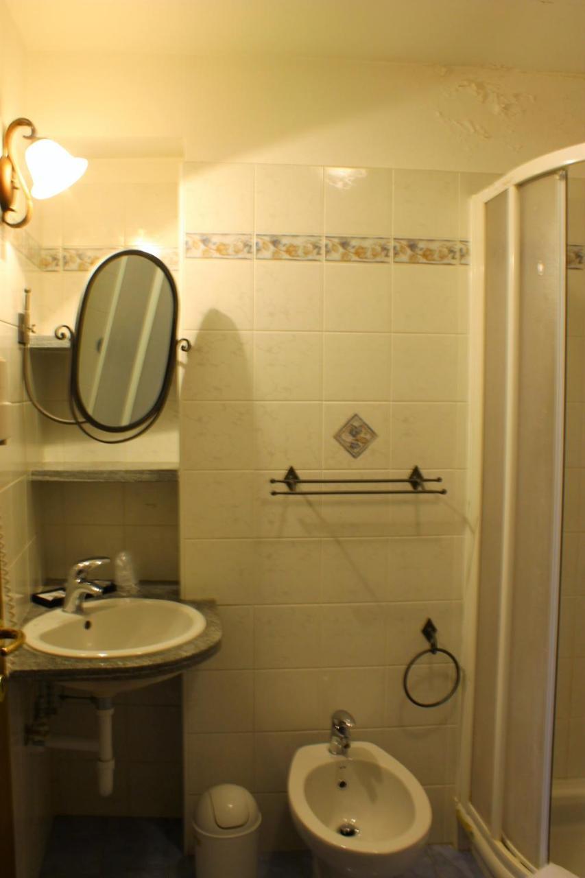 I Due Monaci Hotell Domodossola Exteriör bild